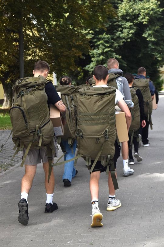 Zamość: Wakacje z Wojskiem 2 – młodzi ochotnicy rozpoczęli szkolenie [ZDJĘCIA]