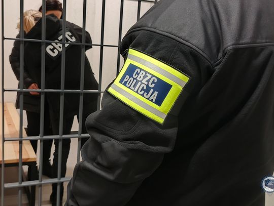 Handel lekami. Reklamowali je jako sposób na niechcianą ciążę [ZDJĘCIA]