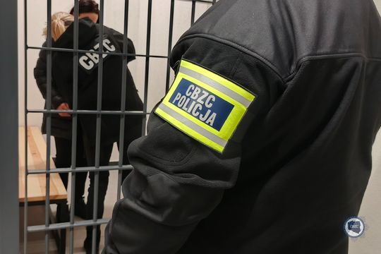 Handel lekami. Reklamowali je jako sposób na niechcianą ciążę [ZDJĘCIA]