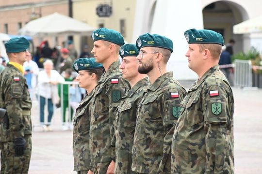 Święto 18. Zamojskiego Pułku Przeciwlotniczego na Rynku Wielkim [ZDJĘCIA]