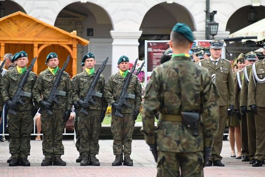 Święto 18. Zamojskiego Pułku Przeciwlotniczego na Rynku Wielkim [ZDJĘCIA]