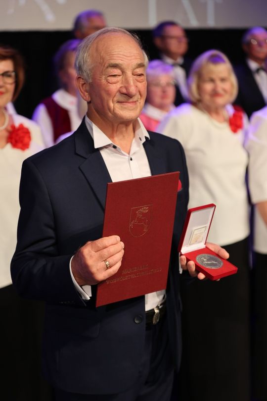 40-lecie chóru Tomaszowiacy i 55-lecie działalności artystycznej Mariana Gumieli [ZDJĘCIA]