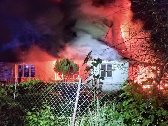 Pożar zniszczył dom w Machnowie Nowym. Potrzebna będzie pomoc pogorzelcom [ZDJĘCIA]