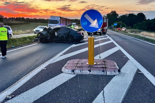 Makabryczna czołówka w Dziecininie. Nie żyje 61-letnia kobieta [ZDJĘCIA]