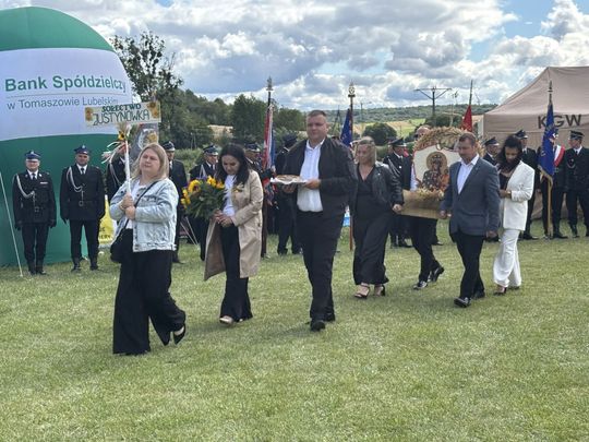 Dożynki w Podhorcach. Tak świętowali mieszkańcy gm. Tomaszów [ZDJĘCIA]