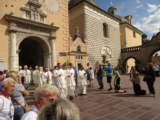 Gospodynie z gminy Rachanie na Ogólnopolskiej Pielgrzymce KGW na Jasną Górę [ZDJĘCIA]