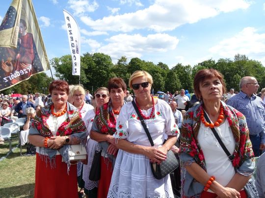 Gospodynie z gminy Rachanie na Ogólnopolskiej Pielgrzymce KGW na Jasną Górę [ZDJĘCIA]