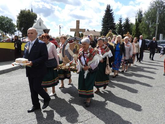 Dożynki w Łaszczowie. Tradycja, wiara i zabawa [ZDJĘCIA]