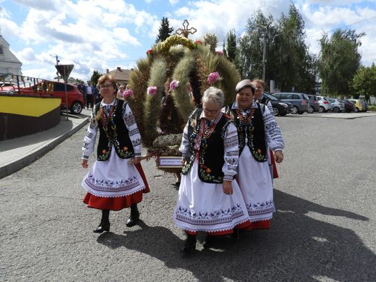 Dożynki w Łaszczowie. Tradycja, wiara i zabawa [ZDJĘCIA]