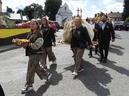 Dożynki w Łaszczowie. Tradycja, wiara i zabawa [ZDJĘCIA]