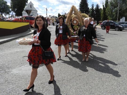 Dożynki w Łaszczowie. Tradycja, wiara i zabawa [ZDJĘCIA]