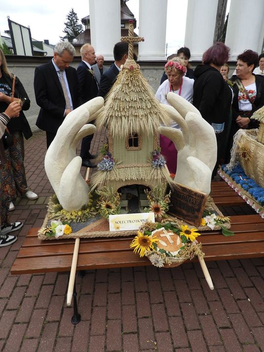 Dożynki w Łaszczowie. Tradycja, wiara i zabawa [ZDJĘCIA]