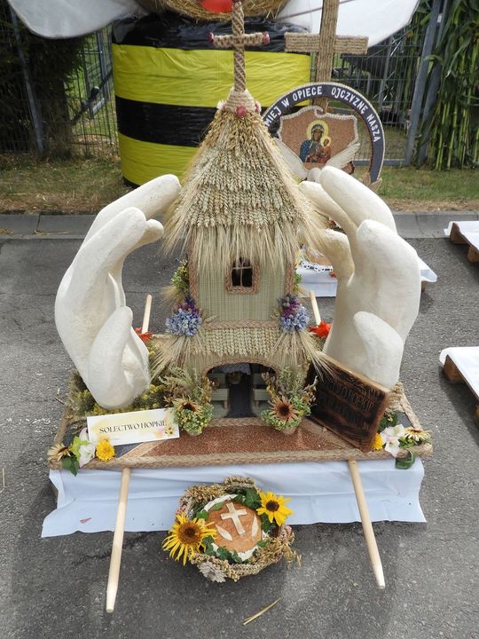 Dożynki w Łaszczowie. Tradycja, wiara i zabawa [ZDJĘCIA]