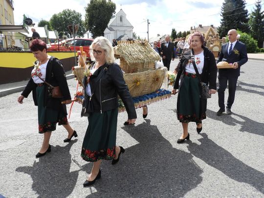 Dożynki w Łaszczowie. Tradycja, wiara i zabawa [ZDJĘCIA]
