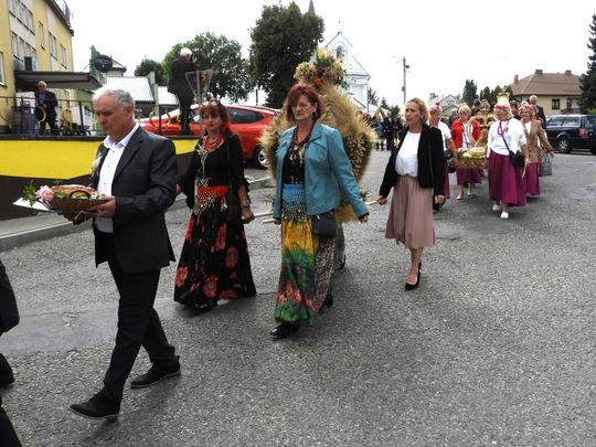 Dożynki w Łaszczowie. Tradycja, wiara i zabawa [ZDJĘCIA]