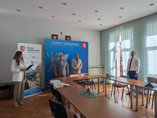 Nowi nauczyciele mianowani w powiecie tomaszowskim [ZDJĘCIA]