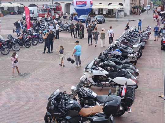 Motoserce w Zamościu: Motocykliści dzieciom - galeria zdjęć