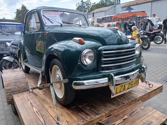 Zlot Pojazdów Zabytkowych w Zamościu - galeria zdjęć Zlot Pojazdów Zabytkowych w Zamościu - galeria zdjęć