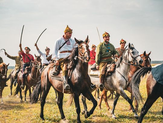 Rekonstrukcja Bitwy pod Komarowem 2025. To było niesamowite widowisko [ZDJĘCIA]