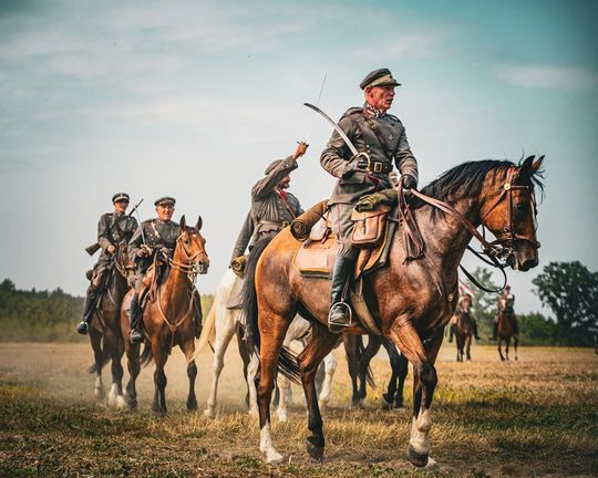 Rekonstrukcja Bitwy pod Komarowem 2025 - galeria zdjęć