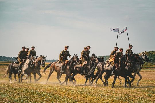 Rekonstrukcja Bitwy pod Komarowem 2025 - galeria zdjęć Rekonstrukcja Bitwy pod Komarowem 2025 - galeria zdjęć