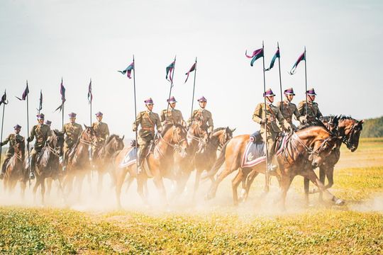 Rekonstrukcja Bitwy pod Komarowem 2025 - galeria zdjęć Rekonstrukcja Bitwy pod Komarowem 2025 - galeria zdjęć