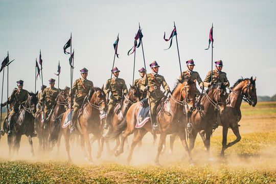 Rekonstrukcja Bitwy pod Komarowem 2025 - galeria zdjęć Rekonstrukcja Bitwy pod Komarowem 2025 - galeria zdjęć