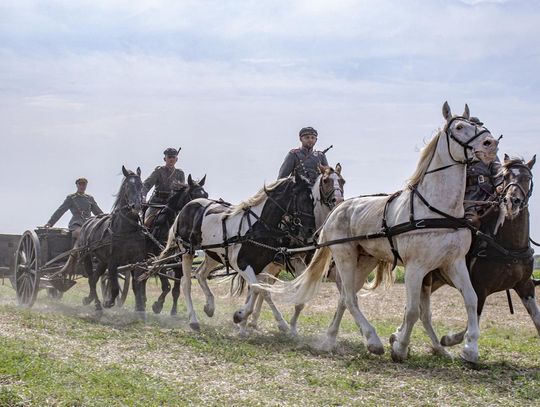Bitwa pod Komarowem 2025. Rekonstrukcja historyczna w 105. rocznicę zwycięstwa [ZDJĘCIA]