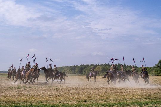 Bitwa pod Komarowem 2025 - zdjęcia z rekonstrukcji historycznej