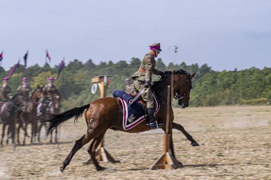 Bitwa pod Komarowem 2025 - zdjęcia z rekonstrukcji historycznej Bitwa pod Komarowem 2025 - zdjęcia z rekonstrukcji historycznej