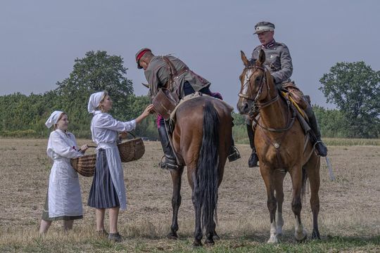 Bitwa pod Komarowem 2025 - zdjęcia z rekonstrukcji historycznej Bitwa pod Komarowem 2025 - zdjęcia z rekonstrukcji historycznej