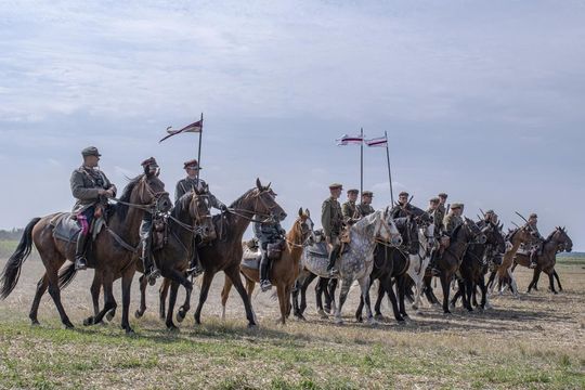 Bitwa pod Komarowem 2025 - zdjęcia z rekonstrukcji historycznej Bitwa pod Komarowem 2025 - zdjęcia z rekonstrukcji historycznej