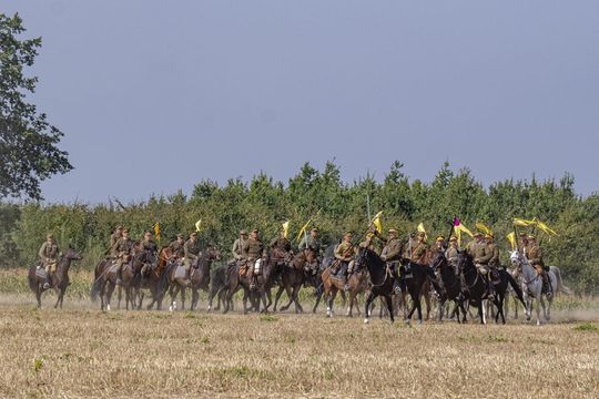 Bitwa pod Komarowem 2025 - zdjęcia z rekonstrukcji historycznej