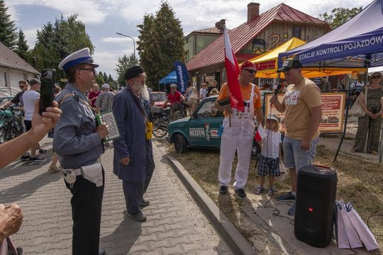 Zlot pojazdów PRL w Zamościu. Zobacz fotorelację Zlot pojazdów PRL w Zamościu. Zobacz fotorelację