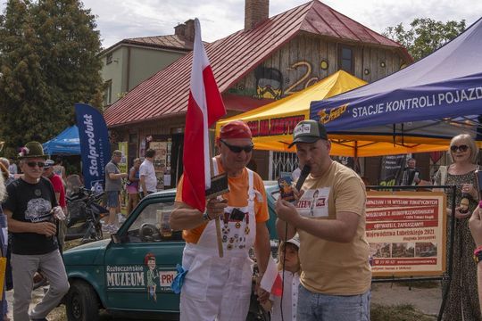 Zlot pojazdów PRL w Zamościu. Zobacz fotorelację