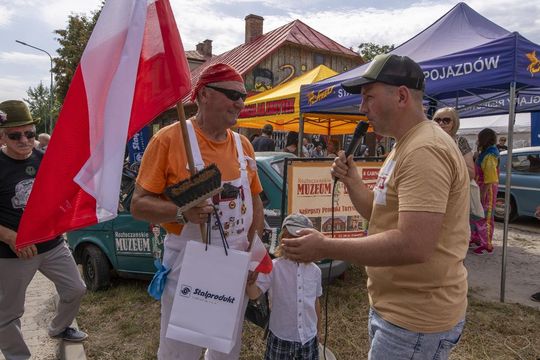Zlot pojazdów PRL w Zamościu. Zobacz fotorelację