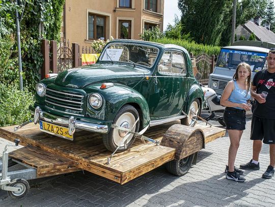 Zlot pojazdów PRL w Zamościu [ZDJĘCIA cz. 2]