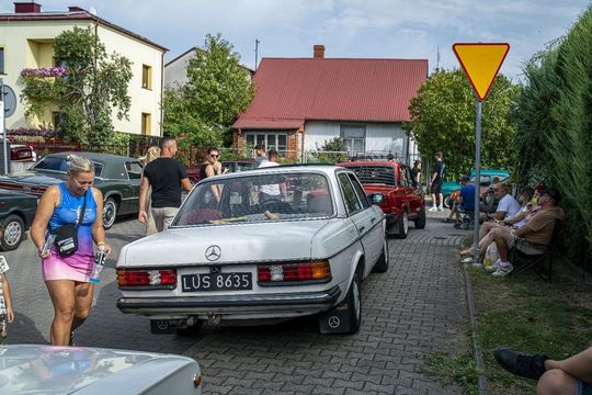 Zlot pojazdów PRL w Zamościu [ZDJĘCIA cz. 2]