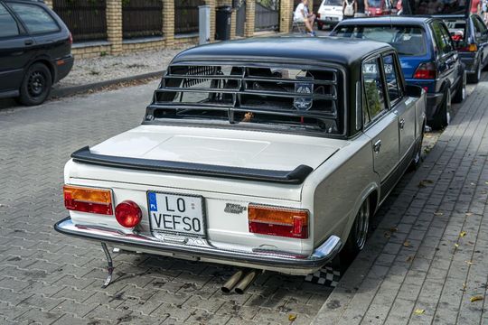 Zlot pojazdów PRL w Zamościu [ZDJĘCIA cz. 2]