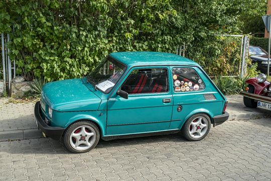 Zlot pojazdów PRL w Zamościu [ZDJĘCIA cz. 2]