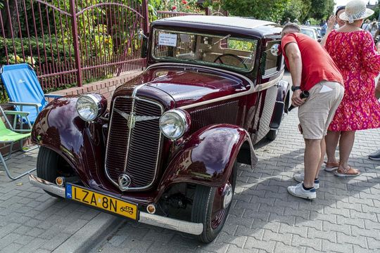 Zlot pojazdów PRL w Zamościu [ZDJĘCIA cz. 2]