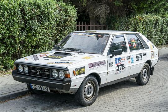 Zlot pojazdów PRL w Zamościu [ZDJĘCIA cz. 2]