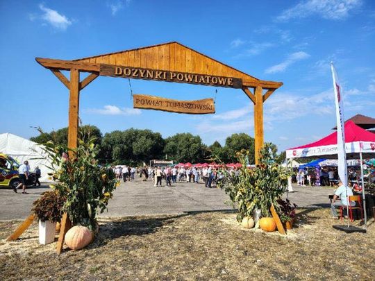 Dożynki powiatu tomaszowskiego w  Tyszowcach [ZDJĘCIA cz. 1]