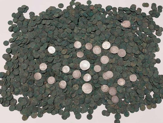 Skarb! 5 tysięcy historycznych monet w Świerszczowie [ZDJĘCIA]
