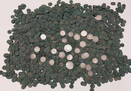 Skarb! 5 tysięcy historycznych monet w Świerszczowie [ZDJĘCIA]