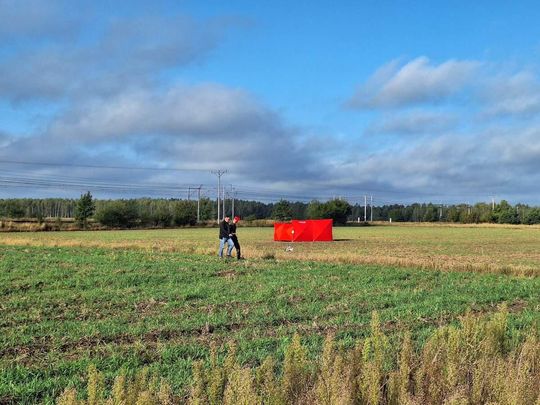 Gdzie spadły drony? W Czosnówce zlokalizowano pierwszy [ZDJĘCIA]