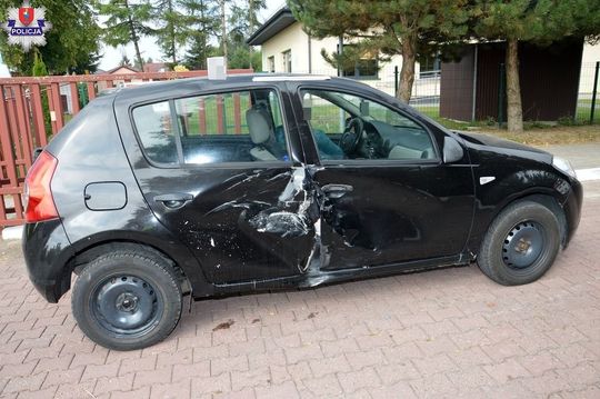 Sitno: 17-latek ranny po zderzeniu z samochodem, kierująca nie ustąpiła pierwszeństwa [ZDJĘCIA]