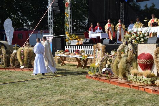 Dożynki powiatowe w Kornelówce [ZDJĘCIA]