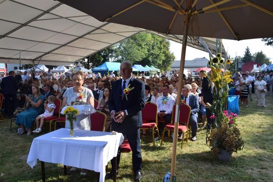 Dożynki powiatowe w Kornelówce [ZDJĘCIA]