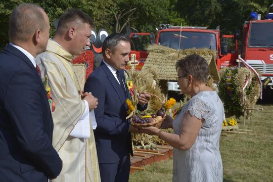 Dożynki powiatowe w Kornelówce [ZDJĘCIA]